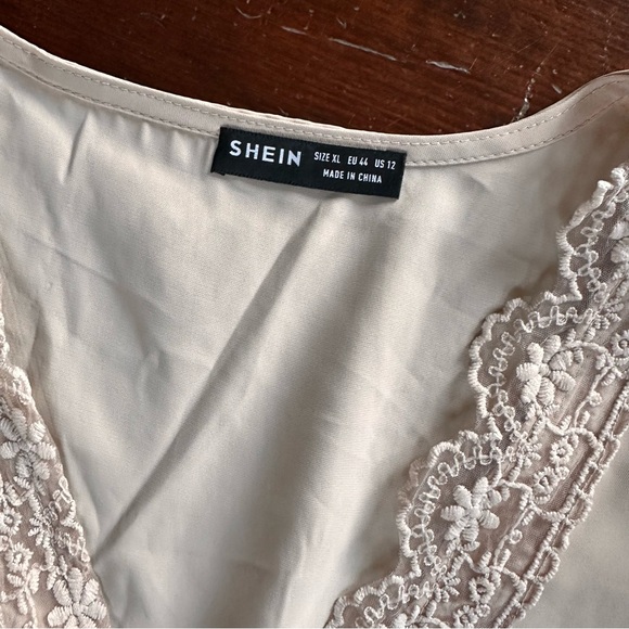 SHEIN White Fitted Crop Blouse - Picture 3 of 6